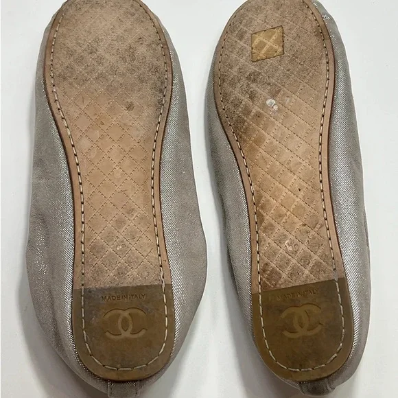 CHANEL Silver-Toned Ballet Flats - Picture 3 of 4